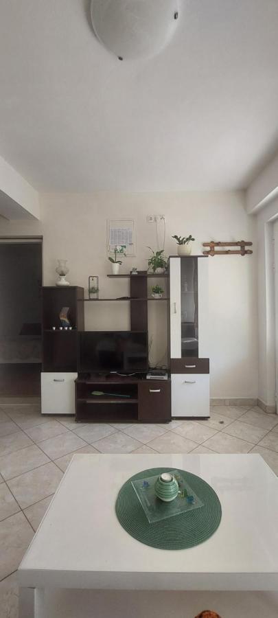 Pahljina Apartments Palit Exterior photo