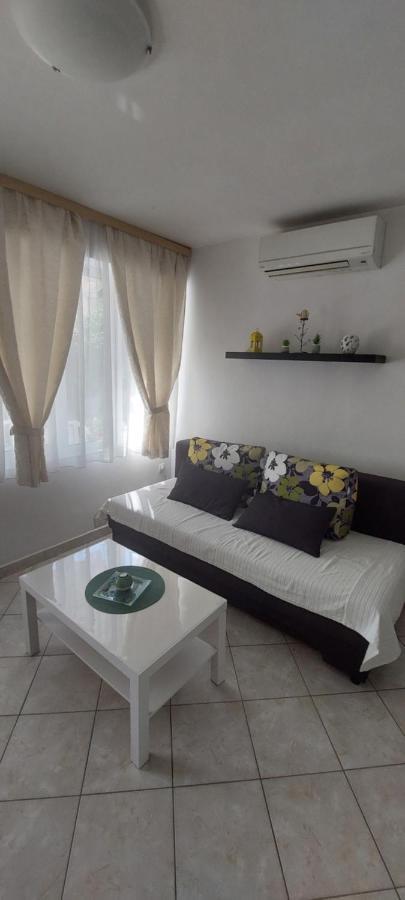 Pahljina Apartments Palit Exterior photo